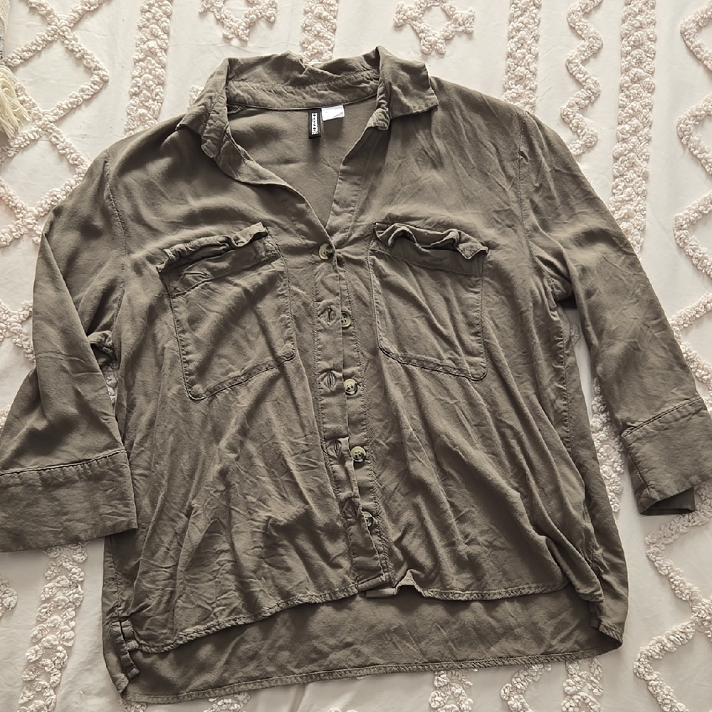 H&M Casual Olive Button-Up Shirt